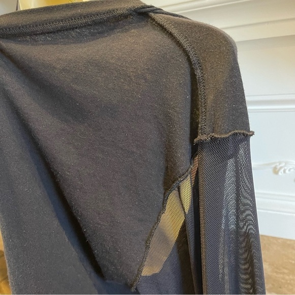 AP: Free People Black Long Sleeve Mesh / Ruffled Top Sz S.P - Picture 4 of 10